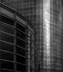 Debbie Garafola-B&W A-RXR Plaza